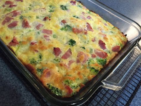 Leftover Easter Ham Recipes, Ham Egg Bake, Ham And Egg Casserole, Ham And Cheese Casserole, Easy Egg Casserole, Ham Broccoli, Leftover Easter Ham, Gluten Free Ham, Ham Breakfast