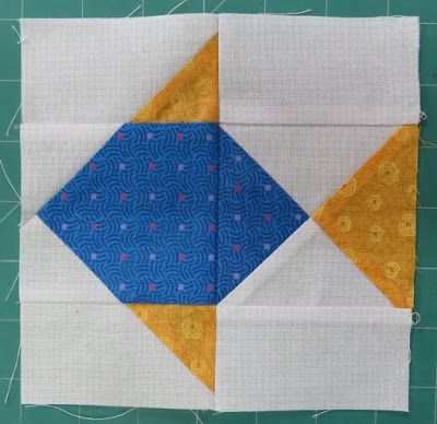 stitchingfarmgirl: A fish for you. Fish tutorial Fish Quilt Block, Fish Quilt Pattern, Beach Quilts, Fish Quilt, Beach Quilt, Two Fish, Farm Buildings, Quilting Inspiration, Uh Oh