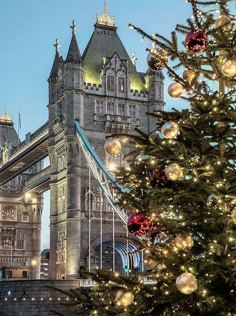 Winter Wonderland Wallpaper, Aesthetic London, Christmas Instagram, Tower Bridge London, London Christmas, London Places, Cities In Europe, London Town, Visit London