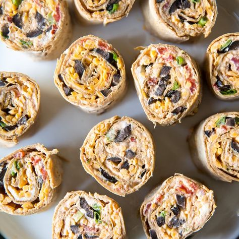 Taco Dip Pinwheels, Taco Pin Wheel Recipes, Tortilla Roll Ups Vegetarian, Taco Rollups Appetizers, Taco Pin Wheels, Vegetarian Roll Ups, Vegetarian Pinwheels Roll Ups, Taco Rollups, Mexican Roll Ups