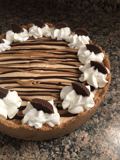 Chocolate Peanut Butter Silk Pie, Chocolate Peanut Butter Mousse Pie, Peanut Butter Chocolate Mousse, Peanut Butter Mousse Pie, Peanut Butter Crust, Christmas Chocolate Desserts, Chocolate Pie Filling, Peanut Butter Whipped Cream, Chocolate Silk Pie