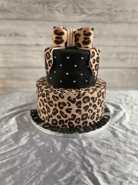 Leopard Print Cakes Ideas, Animal Print Cakes, Cheetah Print Cake, Cheetah Print Cakes, Cheetah Cake, Cheetah Cakes, Leopard Print Cake, Cheetah Party, Cheetah Birthday