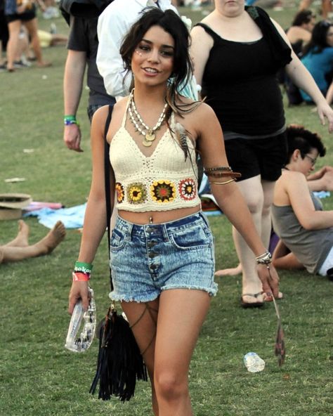 Well, it's that time of the year again when we post a bunch of throwback pictures of Vanessa Hudgens at Coachella!⁠ ⁠ Will the 'Coachella queen' (and her baby bump) make a return to the festival this year? Only time will tell! Vanessa Hudgens Coachella, Coachella 2016, Throwback Pictures, Coachella Outfit, Vanessa Hudgens, Baby Bumps, Festival