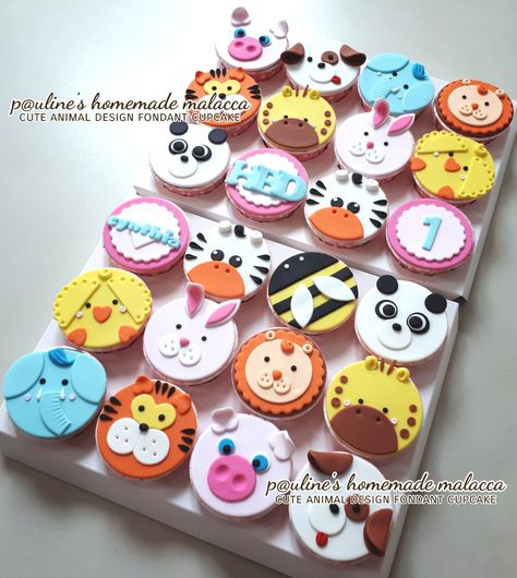 Farm Animal Cupcakes, Cupcake Day, Cupcake Decorating Tips, Kid Cupcakes, Fondant Cupcake Toppers, Cupcake Cake Designs, Animal Cupcakes, Cake Decorating Piping, Mini Cakes Birthday