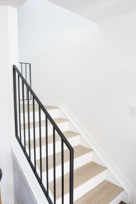 Metal Railings + A Sleek Staircase Design Stairs Handrail, Diy Staircase Makeover, Metal Stair Railing, Diy Staircase, Wood Railing, Stair Railing Design, Staircase Remodel, Staircase Makeover, Metal Stairs