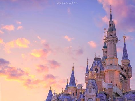 Disney Macbook Wallpaper, Disney Phone Wallpaper Cute, Desktop Wallpaper Disney, Disney Ipad Wallpaper, Disney Desktop Wallpaper, Aesthetic Disneyland, Phone Wallpaper Cute, Disneyland Paris Castle, Disney Backgrounds