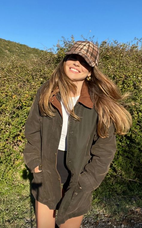 Countryside Walk Outfit, Old Money Countryside Outfit, English Country Outfits Women, Barbour Outfit, Cold Clothes, Countryside Walks, Countryside Outfit, Countryside Fashion, British Country Style