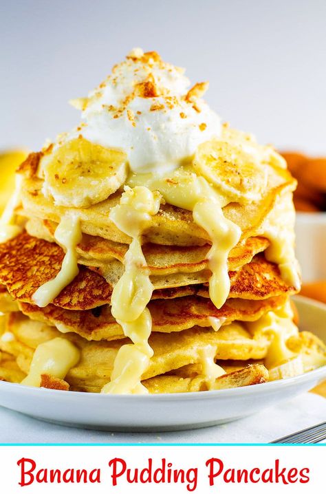 Banana Pudding Pancakes with crushed vanilla wafers and a creamy pudding sauce. Pudding Pancakes, Pudding Sauce, Puding Pisang, Spicy Southern Kitchen, Creamy Pudding, Southern Desserts, Southern Kitchen, What's For Breakfast, Vanilla Wafers