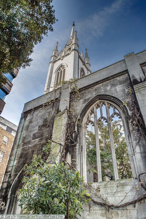 St Dunstan in the East, a quiet gardens in the City of London around a ruined church. Tube Stations London, St Dunstan In The East, Best Places In London, Places To Visit In London, Great Fire Of London, Places In London, The Great Fire, Living In London, Image Film