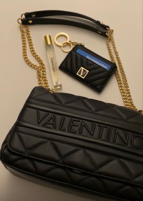 Black Luxury Bag Aesthetic, Valentino Bag Aesthetic, Valentino Bag Handbags, Valentino Bag Outfit, Designer Bags Aesthetic, Valentino Aesthetic, Valentino Bag Black, Valentino Gifts, Valentino Outfit