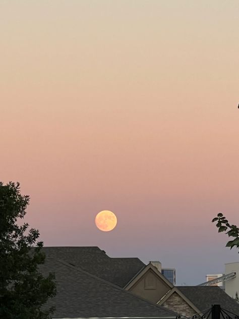 Moon At Sunset, Sunset Moon Aesthetic, Sunset With Moon, Moon And Sunset, Moon In The Day, The Astronaut Jin, Moon Sunset, Moon Things, Glasses Art