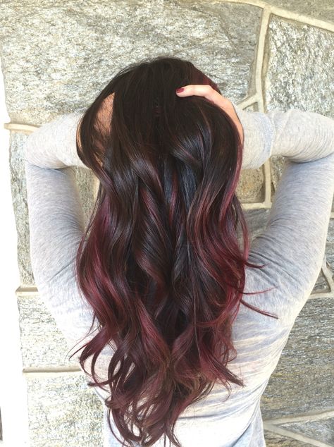 Red balayage Hair Color Red Highlights, Diy Balayage, Red Balayage Hair, Red Hair With Highlights, Red Ombre Hair, Red Highlights, Ombre Hair Color, Long Wavy Hair, Red Hair Color