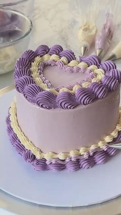 Bolo Vintage, Vintage Birthday Cakes, Simple Cake Designs, Cake Decorating Piping, Mini Cakes Birthday, Cake Decorating Frosting, Cute Baking, Cake Decorating Videos, Cake Decorating Designs