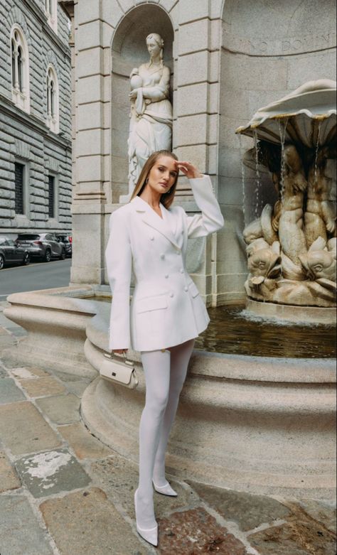 White Stockings Outfit, White Tights Outfit, Pantyhose Outfit, Rosie Hw, Style Aesthetics, Stockings Outfit, White Tights, Rosie Huntington, Effortlessly Chic Outfits