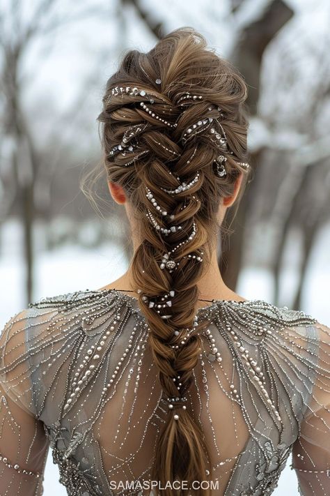 Stay cozy and stylish with these 38+ best winter hairstyle ideas perfect for the chilly season! From chic low buns and braided updos to soft waves and sleek ponytails, these hairstyles are designed to complement your winter wardrobe. Pair your style with warm hats or scarves and add festive touches like jeweled pins or velvet headbands for a seasonal flair. Protective hairstyles like twists and braids are perfect for keeping your hair healthy during colder months. Winter Hair Aesthetic, Winter Hairstyle Ideas, Beanie Hairstyles, Winter Goddess, Velvet Headbands, Winter Hairstyle, Braided Updos, Low Buns, Warm Hats