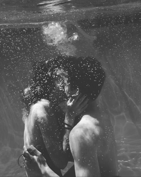 Image Couple, I Need You Love, Zodiac Academy, Under The Water, Under Water, Photo Couple, Underwater Photography, Couple Aesthetic, Find Beauty