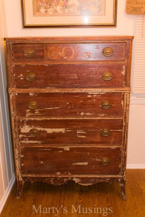 This shabby chic dresser from Marty's Musings began as a curbside cast off before it was transformed with chalk paint and a little elbow grease! Check out all the DIY details! Creative Painted Furniture, Diy Shabby Chic Furniture, Chalk Paint Dresser, Rustic Dresser, Shabby Furniture, Garden Diy Ideas, Painting Stuff, Walnut Furniture, Shabby Chic Dresser