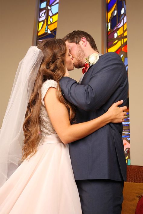 Jessa Duggar Wedding, Jessa Duggar, Jessa Seewald, Duggar Family Blog, Duggar Wedding, Honeymoon Photos, 19 Kids And Counting, Duggar Family, Wedding Photo Gallery