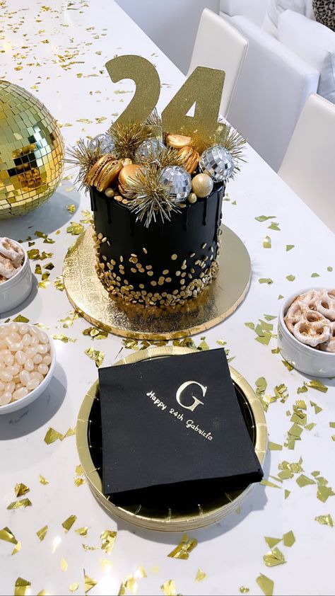 Luxe Birthday Party, 24 Karat Gold Party, 24 Karat Birthday, 24th Birthday Decorations, Summertime Food, Gold Theme Party, Birthday Vibes, Aesthetic Birthday, Birthday Inspiration