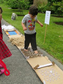 StrongStart: Sensory Walk Sensory Walk Ideas, Sensory Walk, Sensory Path, Senses Preschool, Forest School Activities, Senses Activities, Summer Science, Sensory Rooms, Nursery Activities