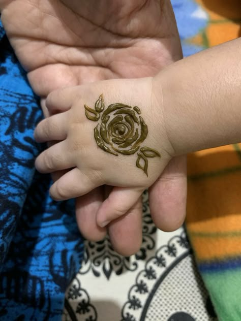 Neck Mehendi Design, Henna Designs For Baby Girl, Henna On Baby Hands, Mehandi Designs For Baby Girl, Baby Girl Mehendi Design, Mehendi Designs For Baby Hands, Baby Mehendi Designs Hands, Baby Henna Design, Henna For Baby