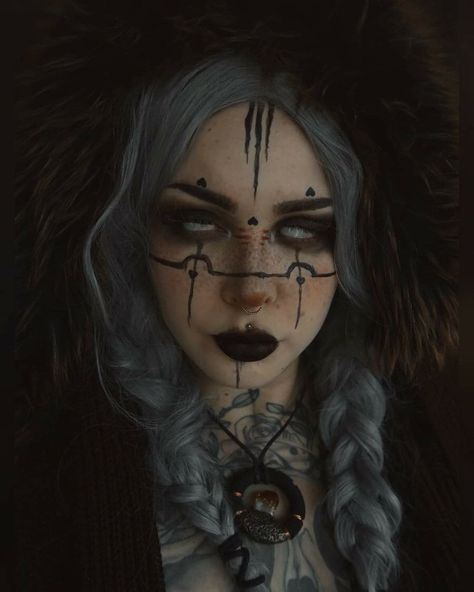 Hecate Makeup, Hecate Makeup Ideas, Pagan Makeup Witch Simple, Goth Goddess Makeup, Pagan Makeup Witch, Satanic Witch Makeup, Norse Pagan Makeup, Fantasy Makeup Looks, Pagan Makeup