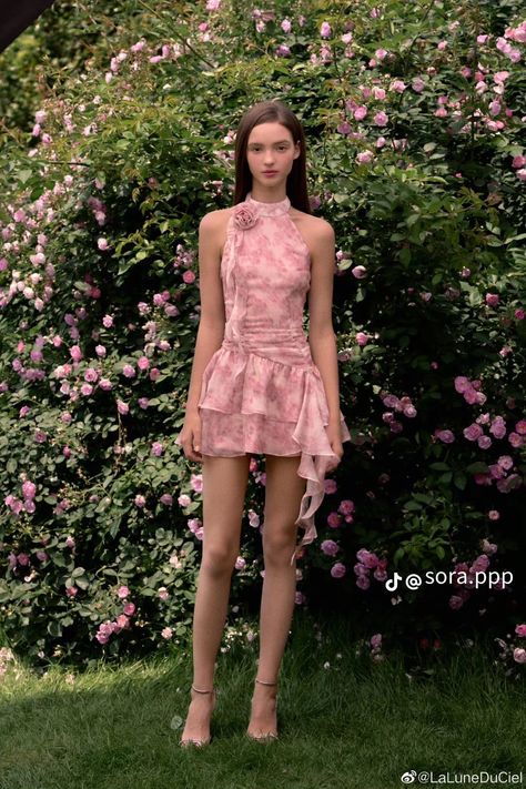 Spring Fairycore Mini Dress With Ruffles, Summer Fairy Dress With Ruffles, Mini Length, Pink Fairycore Mini Dress, Playful Pink Ruffled Fairy Dress, Pink Fairycore Mini Dress With Ruffles, Skirt With Ruffles, Look Rose, House Luxury, Black Tie Gala