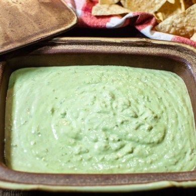 Original Houston Style Green Sauce. Unlike the hundreds of imitators on the web, this is the Green Sauce that made Green Sauce a thing. Green Sauce Recipe, Taco Burrito, Houston Style, Mexican Food Dishes, Avocado Salsa Recipe, Mexican Crema, Mexican Sauce, Salsa Guacamole, Mexican Side Dishes