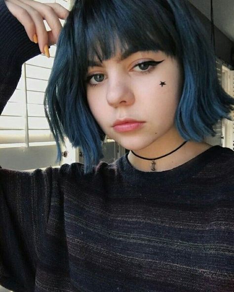 Mel Mercer, Blue Hair Aesthetic, Short Blue Hair, Short Dyed Hair, Short Hair Cuts For Round Faces, Short Hair Images, Hair Aesthetic, Hair Color Blue, Dye My Hair