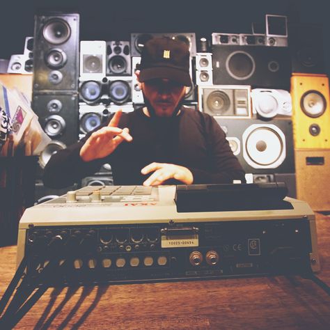 Producer Aesthetic, Mpc 2000xl, Akai Mpc, Hip Hop Producers, J Dilla, Hip Hop Culture, Music Producer, City Girl, Wikimedia Commons