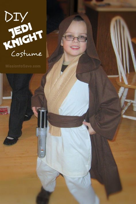 DIY Jedi Knight Costume on MissiontoSave.com Costume Chevalier, Star Wars Costumes Diy, Star Wars Halloween Costumes, Jedi Costume, Halloween Costumes To Make, Knight Costume, Diy Halloween Costumes For Kids, Star Wars Halloween, Star Wars Diy