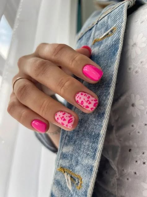 Neon Pink Nails Short, Classy Fun Nails, Neon Pink Gel Nails, Neon Pink Nails Design, Short Neon Nails, Pink Leopard Print Nails, Pink Leopard Nails, Summer Vacation Nails, Neon Pink Nails