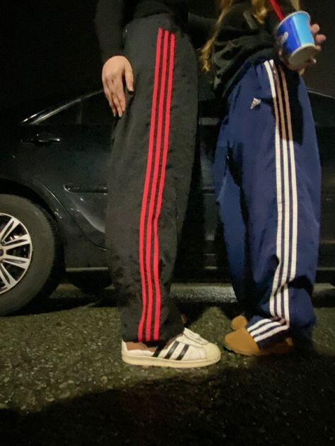 Adidas Sweatpants Outfit Men, Adidas Track Pants Outfit Men, Adidas Track Pants Outfit, Adidas Sweatpants Outfit, Adidas Trackies, Adidas Pants Outfit, Indoor Shoot, Sports Tracksuits, Track Pants Outfit