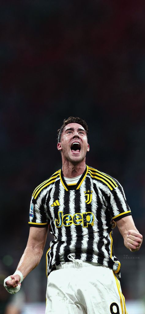 Juventus Players, Dusan Vlahovic, Wallpaper Football, Juventus Wallpapers, Club Football, Soccer Event, Football Images, European Soccer, Football Quotes