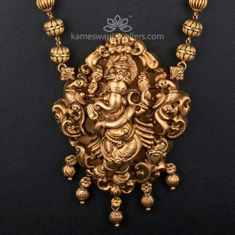 Nakshi Locket Designs, Ganesha Pendant Gold Jewelry, Temple Pendants Gold, Nakshi Jewellery, Kameswari Jewellers, Ganesha Pendant, Temple Jewelry Necklace, Gold Temple Jewellery, Indian Jewelry Earrings