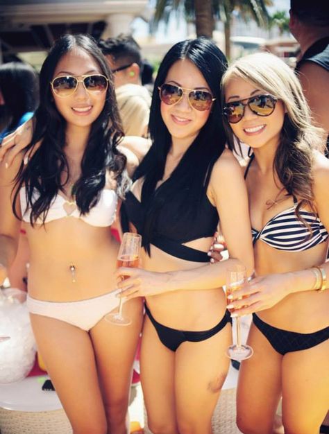 Las Vegas Pool Party Outfit, Vegas Pool Party Outfit, Las Vegas Dress Code, Nightclubs In Vegas, Las Vegas Pool Party, Pool Party Attire, Las Vegas Dress, Pool Party Outfit, Vegas Dress