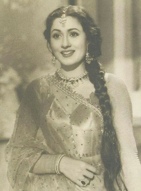 Vintage Bollywood Aesthetic, Selfie Challenge, Retro Bollywood, Colorized Photos, 90s Bollywood, Vintage India, Indian Photoshoot, Vintage Bollywood, Indian Aesthetic