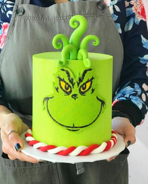 Grinch Birthday, Grinch Cake, Grinch Christmas Party, Grinch Party, Grinch Christmas Decorations, Xmas Cake, Christmas Sweets, Grinch Stole Christmas, Christmas Party Food