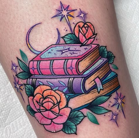 Book Lover Tattoo, Books Tattoo, Sewing Tattoos, Traditional Tattoo Flowers, Photography Tattoo, Autumn Tattoo, Book Tattoos, Bookish Tattoos, Kawaii Tattoo