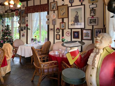 Afternoon Tea at The Windsor Rose Tea Room in Florida - Destination Tea English Tea Room, English Dishes, Sponge Cake Filling, Victoria Sponge Cake, White Chocolate Mocha, Florida Destinations, British Tea, British Baking, Bridal Shower Tea