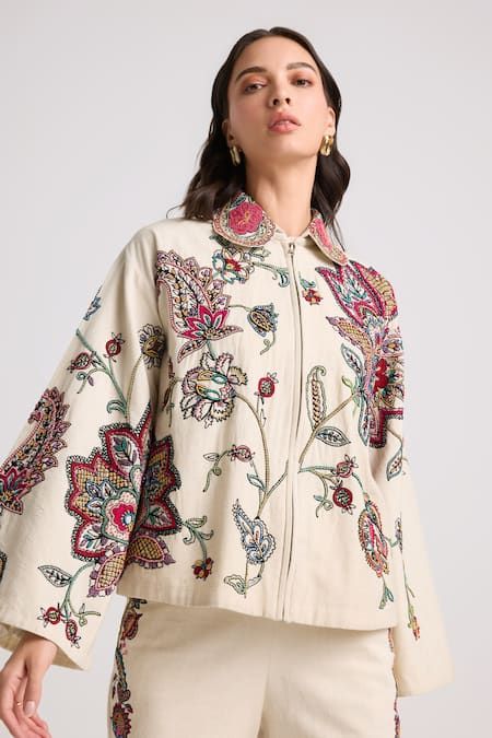 Estilo Hippy, International Style, Floral Jacket, Jacket For Women, Embroidered Jacket, Jacket Pattern, Cotton Jacket, Short Jacket, Flared Sleeves