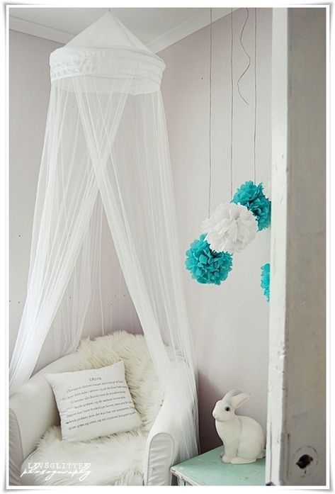 I think I want my room to be white Black Canopy Bed, White Kids Room, Minimalist Kids Room, Reading Nook Kids, Girl Nursery Bedding, Diy Canopy, High Quality Bedding, Kids Room Inspiration, Kids' Bed