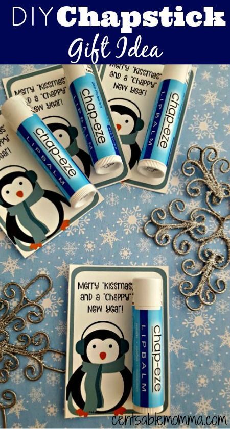 If you're looking for a cute and easy gift idea for a co-worker, teacher, stocking stuffer, and more, you can print out these printable tags on cardstock, attach a tube of any lip balm to create a Chapstick Gift. Chapstick Gift, Diy Christmas Tags, Employee Christmas Gifts, Inexpensive Christmas Gifts, Christmas Tags Printable, Christmas Gifts For Coworkers, Work Gifts, Employee Gifts, Christmas Gift Idea