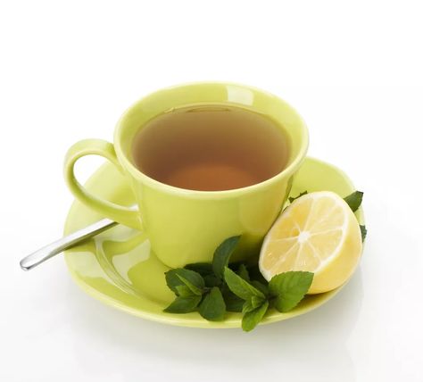 Lemon-Ginger Green Tea Recipe Detoxifying Drinks, Lemon Green Tea, Glowing Skin Diy, Green Tea Lemon, Green Tea Recipes, Poor Digestion, Green Tea Benefits, Detox Drinks Recipes, Natural Cold Remedies