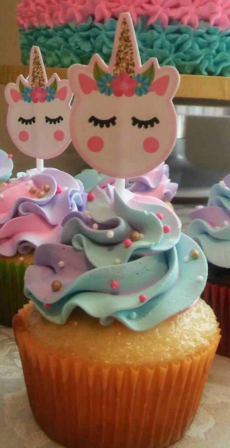 Unicorn Themed Cupcakes, Unicorn Cupcakes Ideas, Unicorn Birthday Cupcakes, Unicorn Cupcake Topper, Unicorn Cupcakes Toppers, Girly Birthday Party, Cupcake Mix, Valentines Balloons, Unicorn Birthday Cake