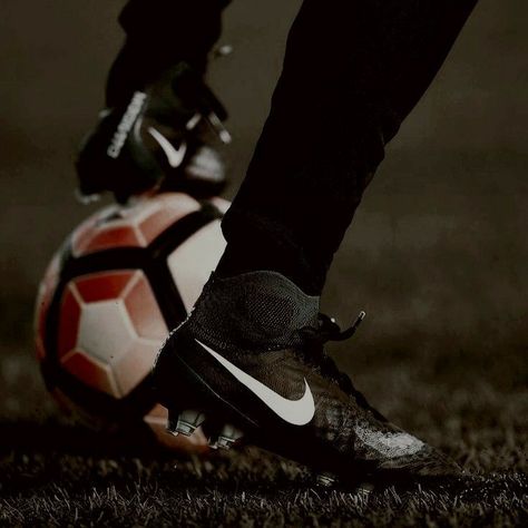 Football Aesthetic Boy, Soccer Aesthetic Boy, Sam Obisanya, Spanish Love Deception Aesthetic, Deception Aesthetic, Jordan Aesthetic, Jordans Aesthetic, Spanish Love Deception, Football Aesthetic