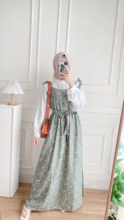 Hijab Dress Outfit, Japan Ootd, Eid Looks, Outfit Hijab Casual, Muslim Outfits Casual, Hijab Ootd, Sleeves Designs For Dresses, Muslim Outfits, Dresses Style