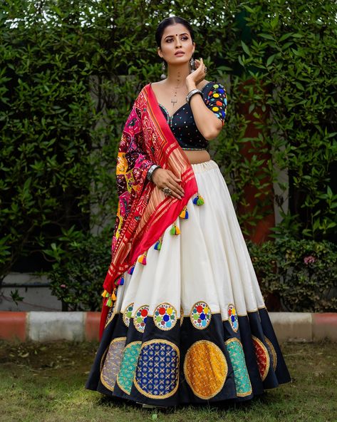 Navratri Lehenga choli For Women.Fastive Lehenga Choli. Traditional Outfit For Women, Gaji Silk Dupatta, Multi Color Lehenga, Lehenga Black, Designer Lehnga Choli, Garba Outfit, Chaniya Choli Designs, Garba Dress, Stylish Kurtis Design