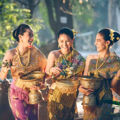 Thai Smile Culture Laos Traditional Dress, Lao New Year, Laos Culture, Laos Clothing, Culture Of Thailand, Thailand Flag, Ikon Debut, Thai Culture, Culture Clothing