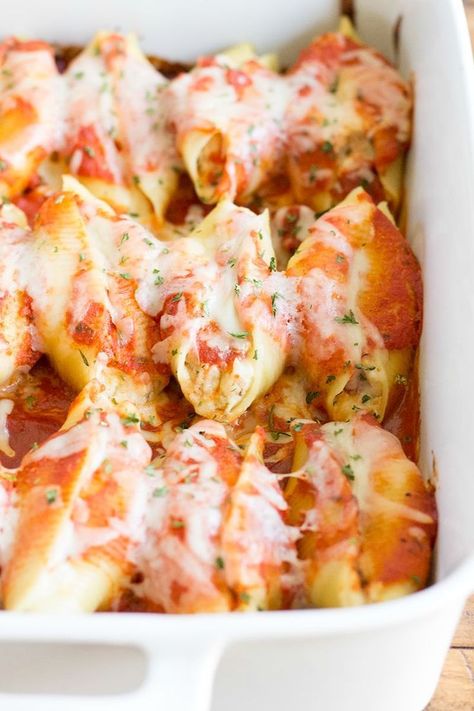 Cheesy Chicken Stuffed Shells is an easy weeknight dinner the whole family will love! Jumbo Shells, Chicken Stuffed Shells, Stuffed Shells Ricotta, Chicken Stuffed, Stuffed Shells Recipe, Easy Weeknight Dinner, Stuffed Pasta Shells, Cheesy Chicken, Easy Weeknight